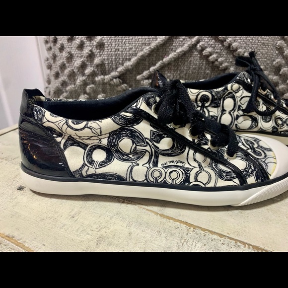 Coach Shoes - ❤️Coach Black&White Op Art Barrett Sneakers-Sz 8